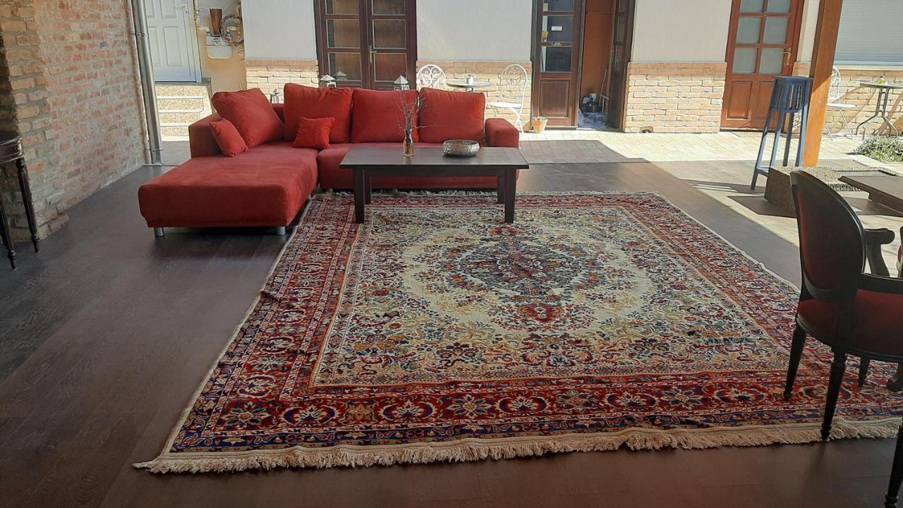 Guest House Romantika Panzio Gyula Dış mekan fotoğraf