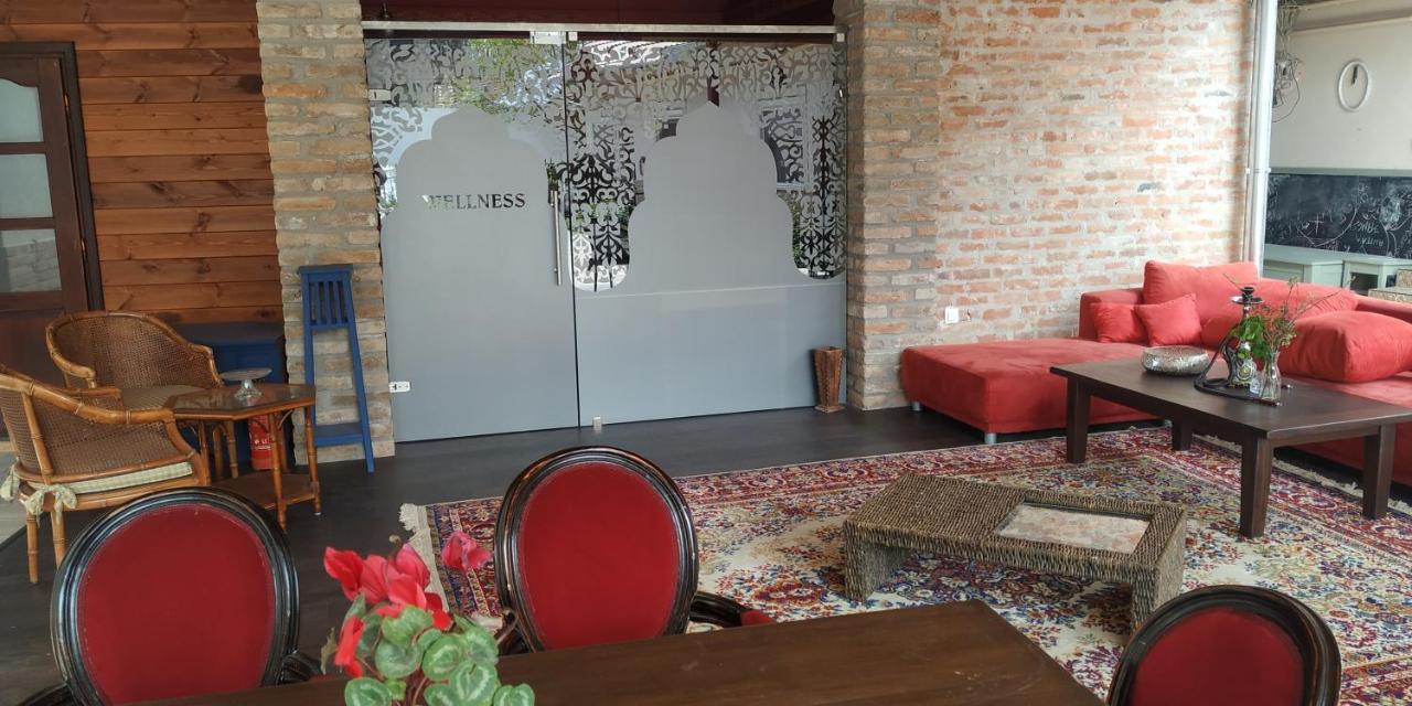 Guest House Romantika Panzio Gyula Dış mekan fotoğraf