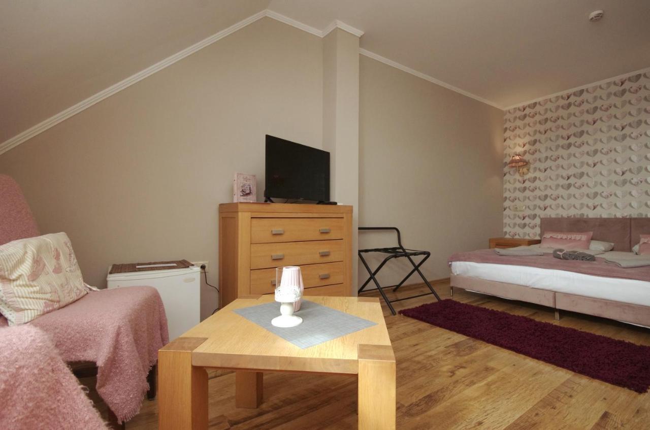 Guest House Romantika Panzio Gyula Dış mekan fotoğraf