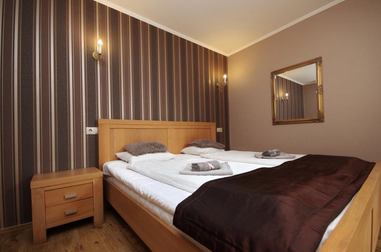 Guest House Romantika Panzio Gyula Dış mekan fotoğraf