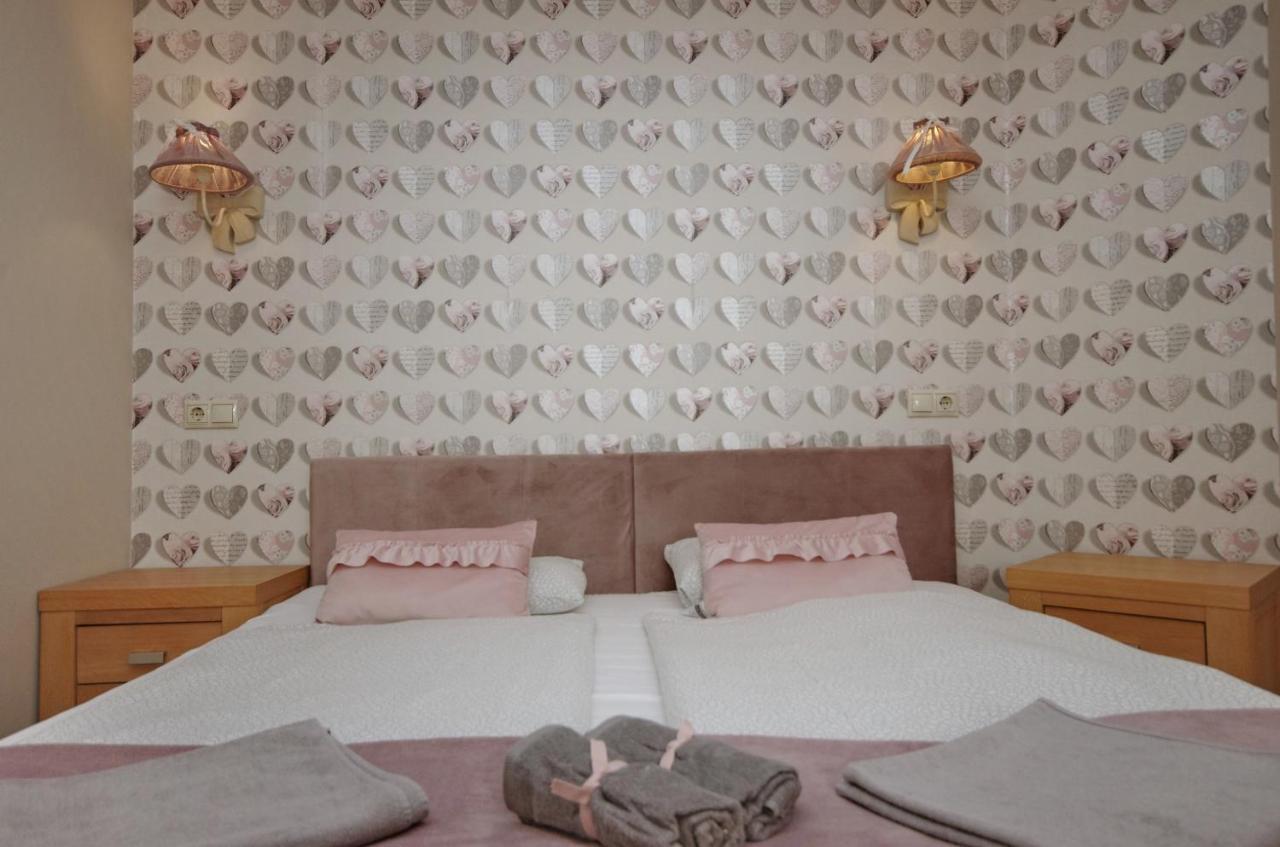 Guest House Romantika Panzio Gyula Dış mekan fotoğraf