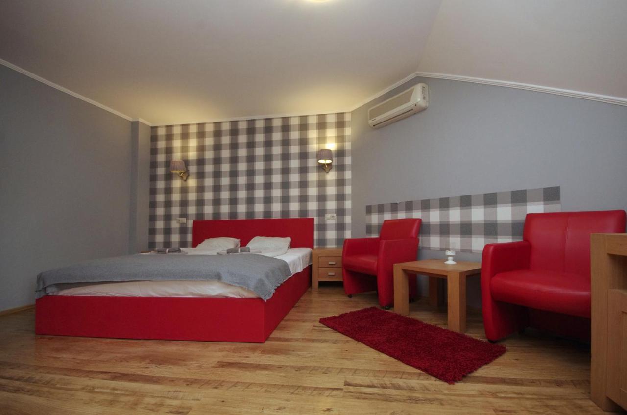 Guest House Romantika Panzio Gyula Dış mekan fotoğraf