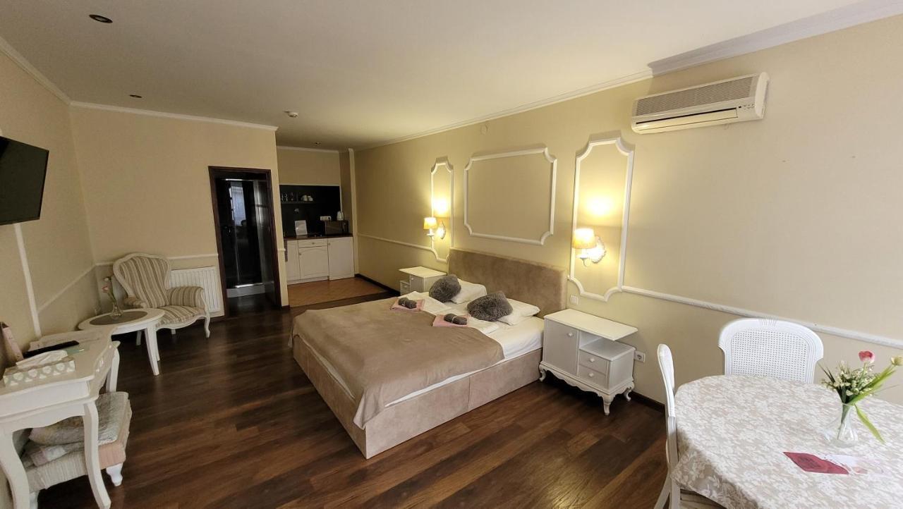 Guest House Romantika Panzio Gyula Dış mekan fotoğraf