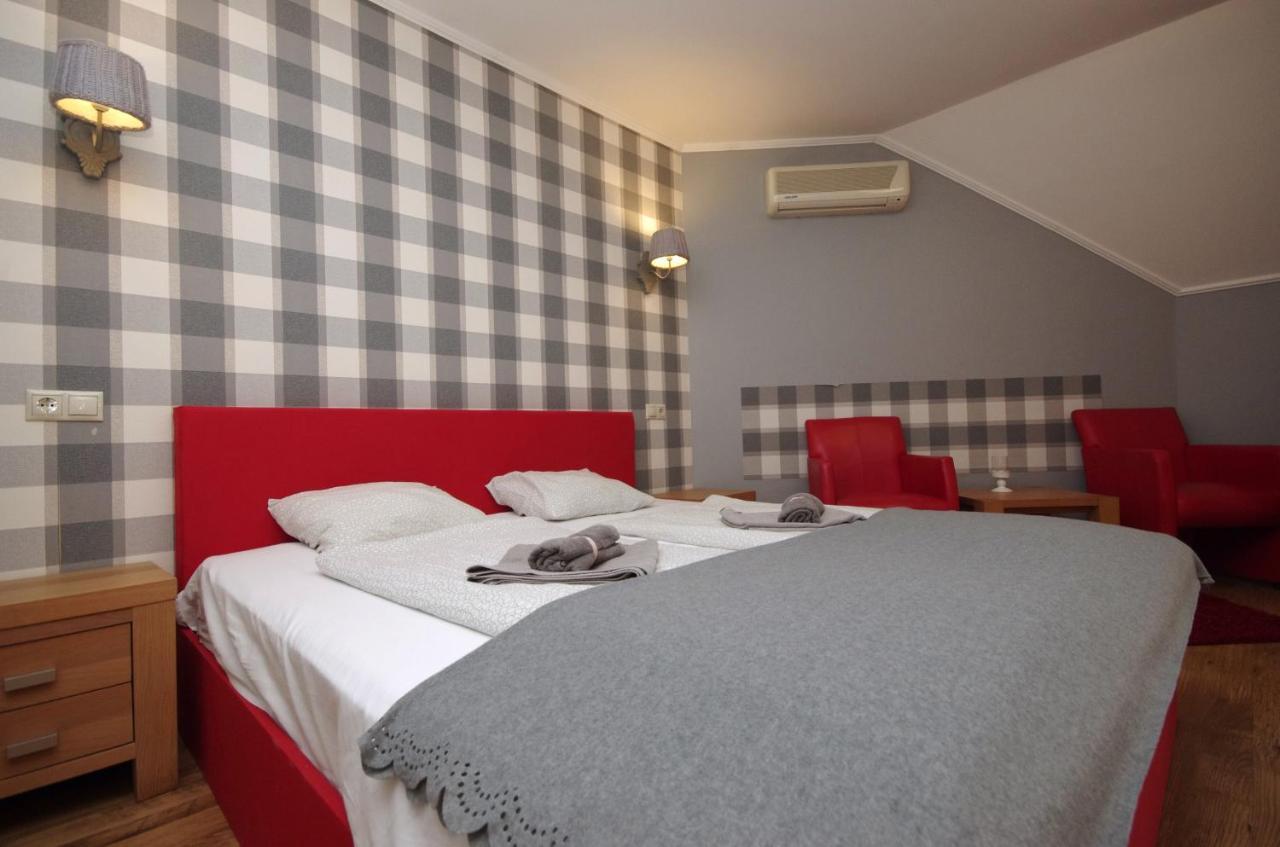 Guest House Romantika Panzio Gyula Dış mekan fotoğraf