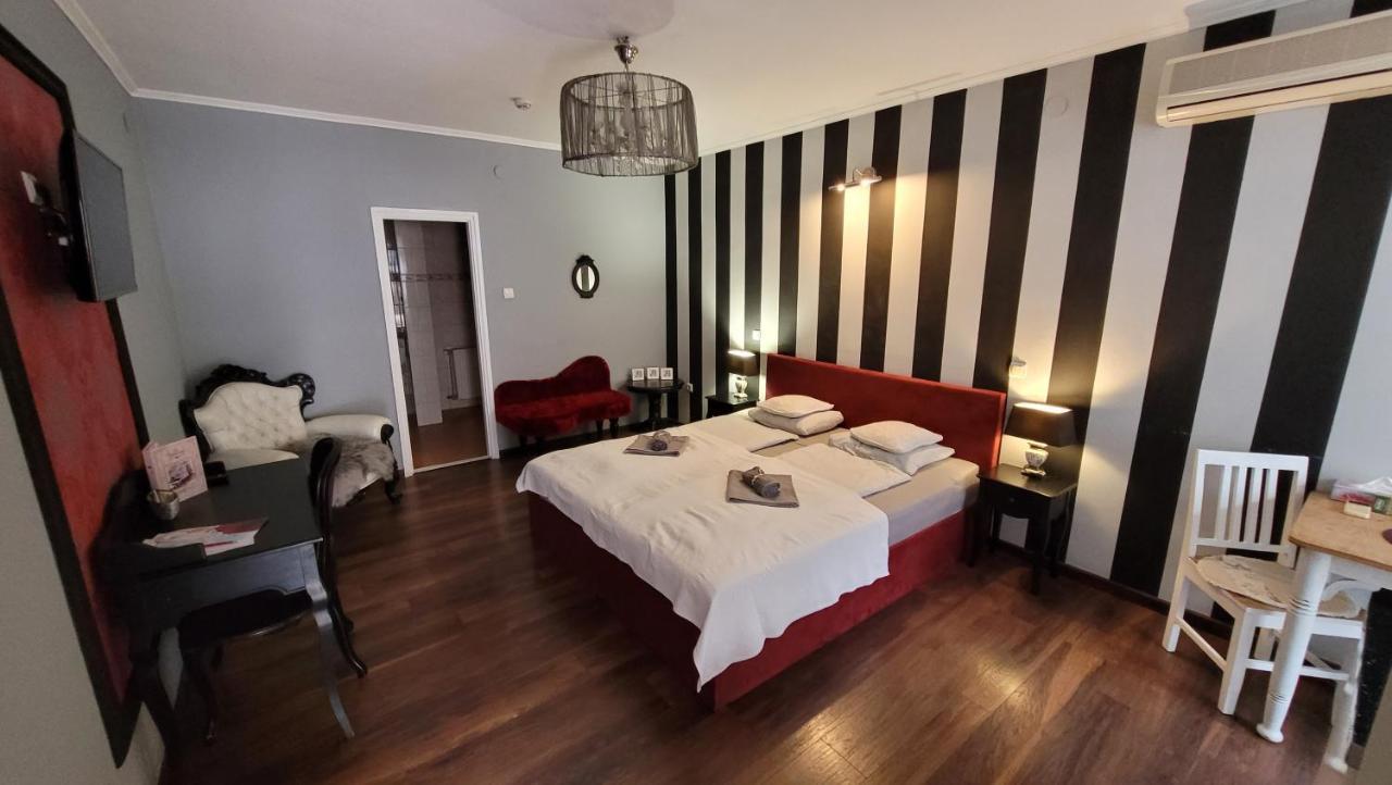 Guest House Romantika Panzio Gyula Dış mekan fotoğraf
