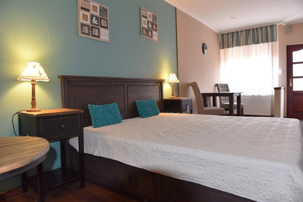 Guest House Romantika Panzio Gyula Oda fotoğraf