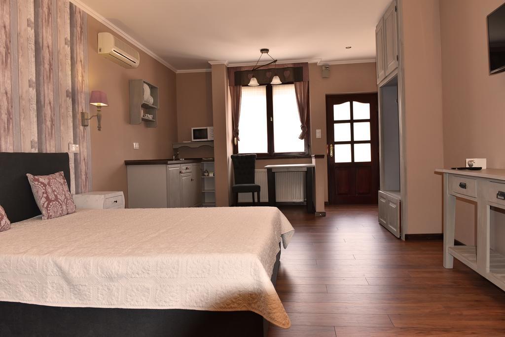Guest House Romantika Panzio Gyula Oda fotoğraf