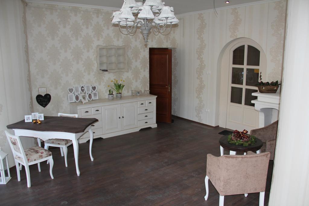 Guest House Romantika Panzio Gyula Dış mekan fotoğraf