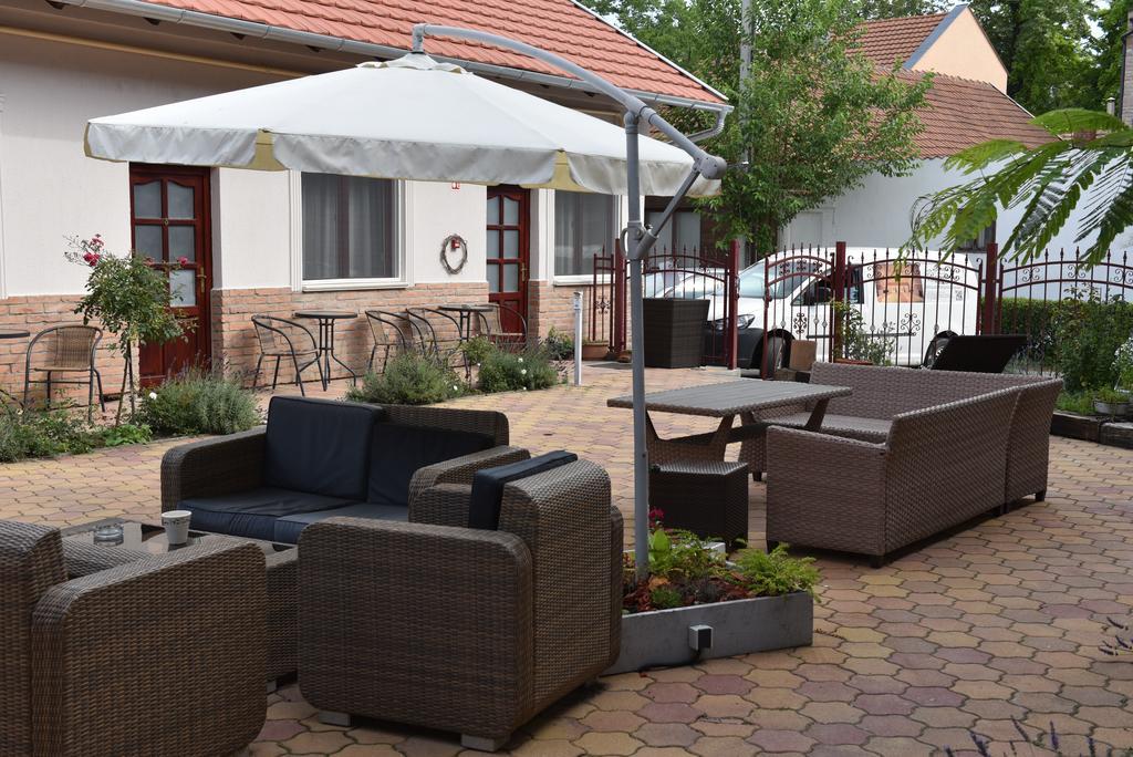 Guest House Romantika Panzio Gyula Dış mekan fotoğraf