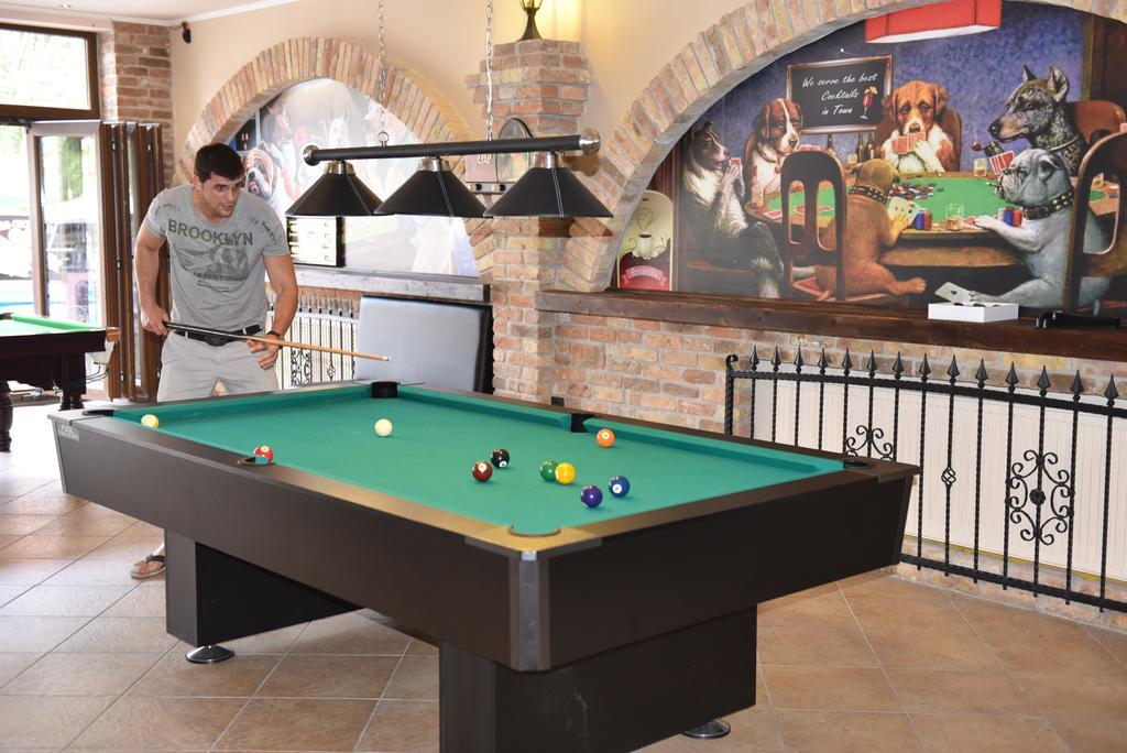 Guest House Romantika Panzio Gyula Dış mekan fotoğraf