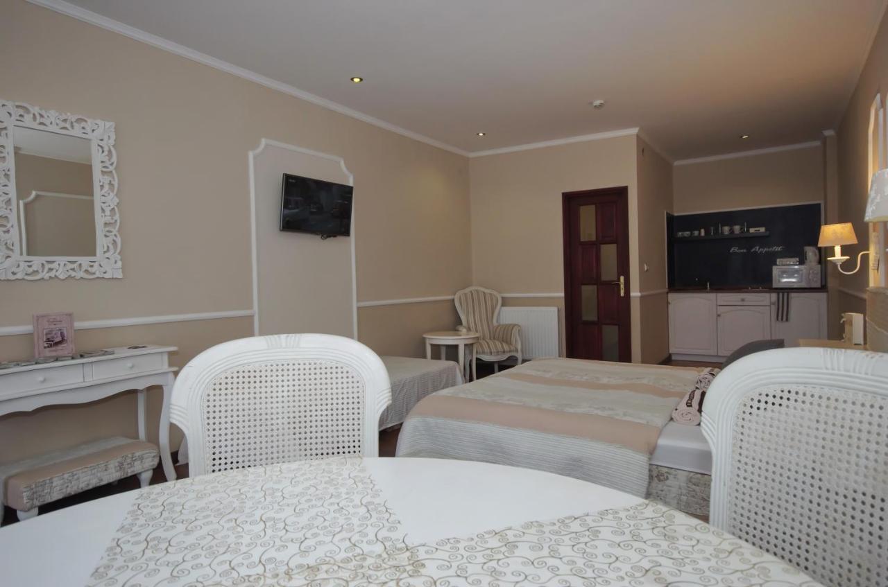 Guest House Romantika Panzio Gyula Dış mekan fotoğraf