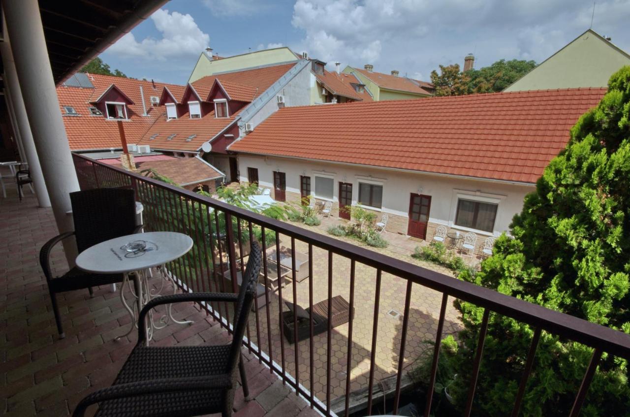 Guest House Romantika Panzio Gyula Dış mekan fotoğraf
