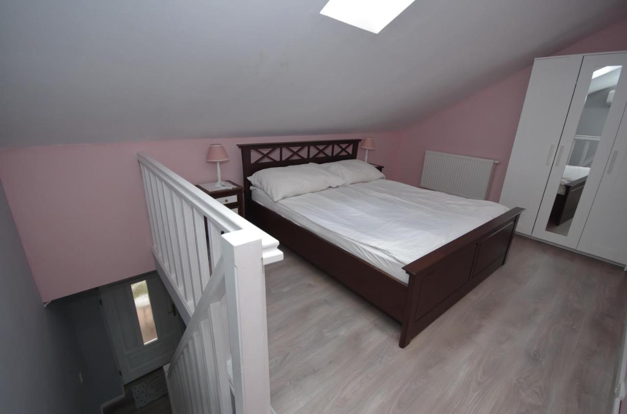 Guest House Romantika Panzio Gyula Dış mekan fotoğraf